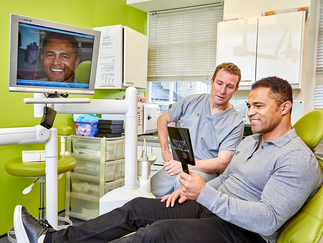 Patient See his smile after smilefast treatment